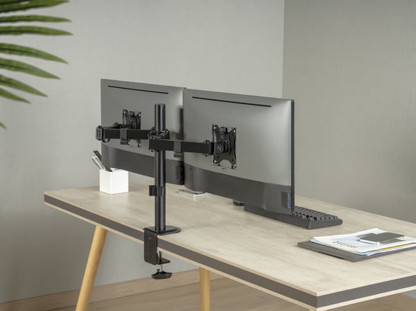 Equip 650157 monitorin kiinnike ja jalusta 81,3 cm (32") Vastaanotto Musta