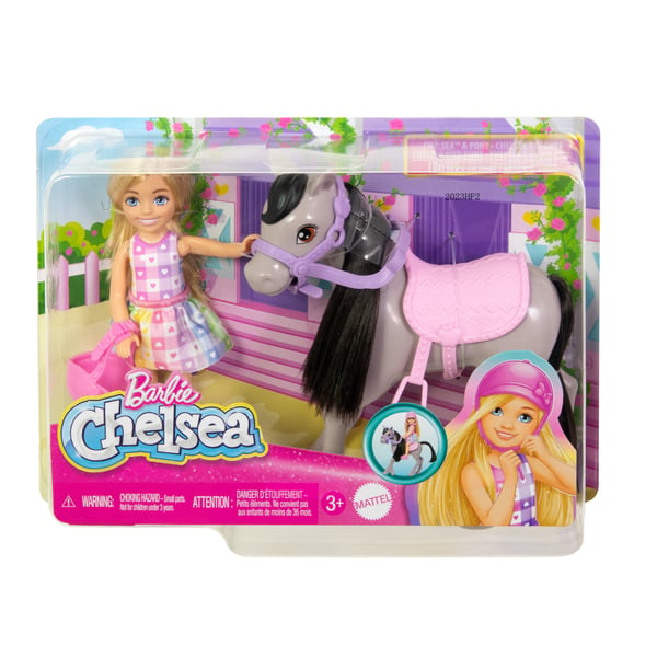 Barbie Chelsea -dukke og hestelegetøjssæt, inkluderer hjelmtilbehør, dukke bøjer i knæene for at 'ride” ponyen