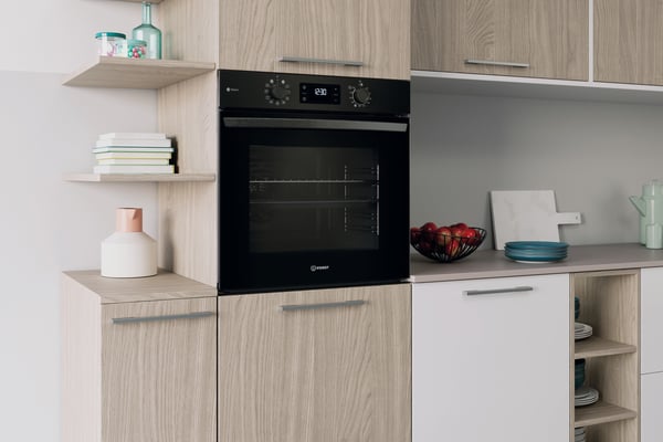 Indesit IO 258HS B 71 L Sort
