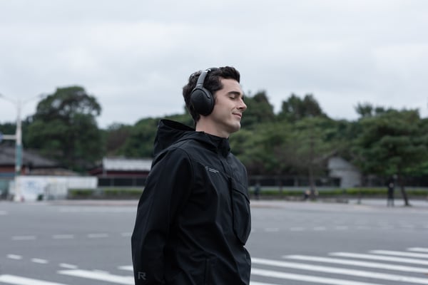 ASUS ROG Strix Go BT Kuulokkeet Langallinen & langaton Pääpanta Pelaaminen Bluetooth Musta