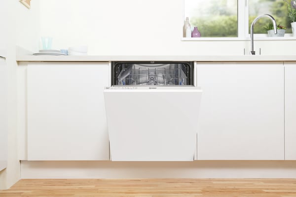 Indesit IN2IE14CNP80 Fuldt indbygget 14 kuverter