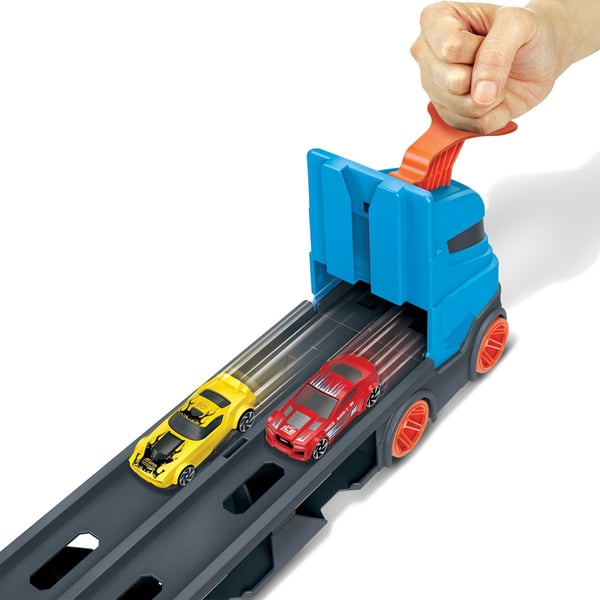 Hot Wheels City Speedway Hauler-långtradare med 3 bilar i skala 1:64 för barn som är 4 till 8 år
