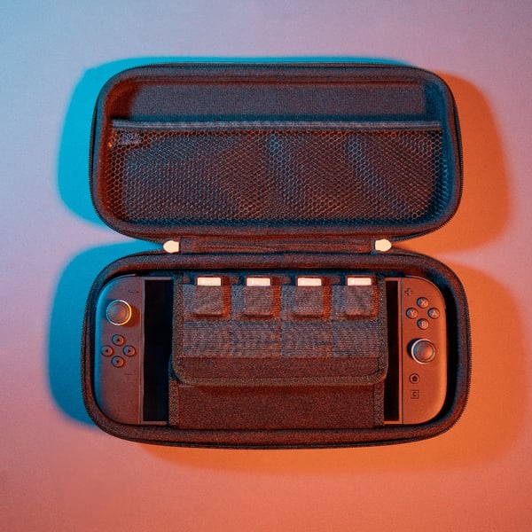 Konix 80389000016 transportabel spillekonsol etui Brevtaske Nintendo Flerfarvet
