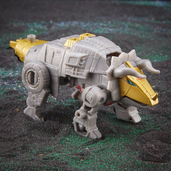 Hasbro Transformers: Legacy Generations Dinobot Slug