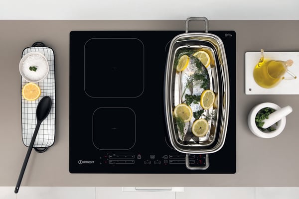 Indesit IB 65B60 NE Musta Kiinteä 59 cm Keittoalueinduktioliesi 4 alue(tta)