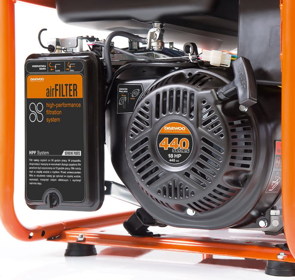 Daewoo GDA 8500E-3 motor-generator 7000 W 30 L Benzin Sort, Orange
