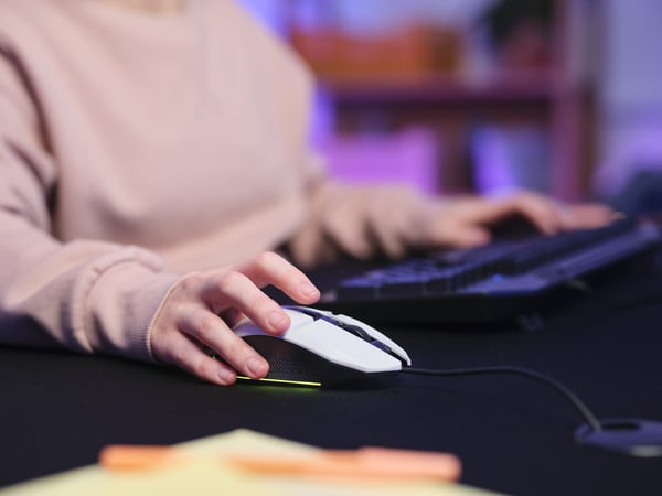 Trust GXT 109W Felox mus Spil Højre hånd USB Type-A Optisk 6400 dpi
