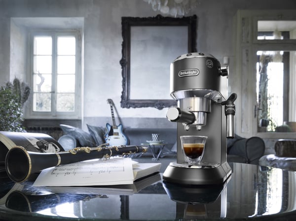 De’Longhi Dedica Style EC685.BK Manuella espressobryggare, Svart