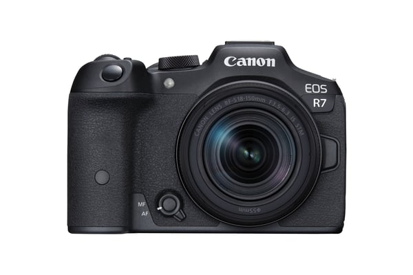 Canon EOS R7 + RF-S 18-150mm IS STM MILC 32,5 MP CMOS 6960 x 4640 pixel Sort Canon EOS R7 + RF-S 18-150mm IS STM MILC 32,5 MP CMOS 6960 x 4640 pixel Sort