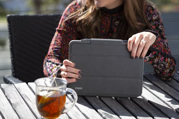 ZAGG KBD PRO KEYS MED TRACKPAD TYSK FÖR APPLE IPAD 10.2 SVART/GRÅ (103407953)