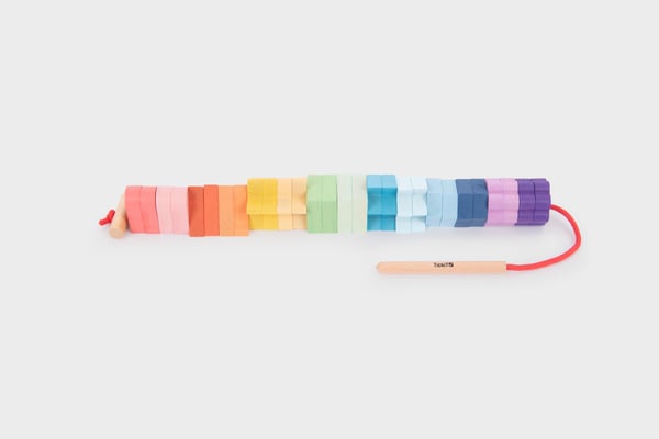 Tickit Rainbow Wooden Lacing Shapes motorspel