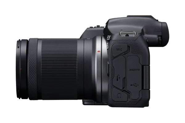 Canon EOS R7 + RF-S 18-150mm IS STM MILC 32,5 MP CMOS 6960 x 4640 pixel Sort