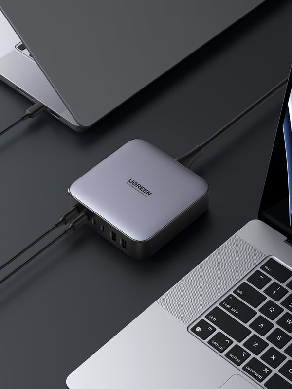 Ugreen Nexode Universaali Musta, Harmaa AC Pikalataus Sisätila
