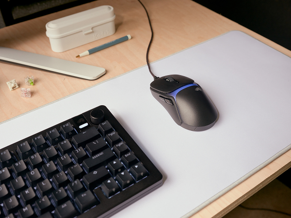 Glorious Gaming Model O3 Wired mus Spil Højre hånd Optisk 30000 dpi
