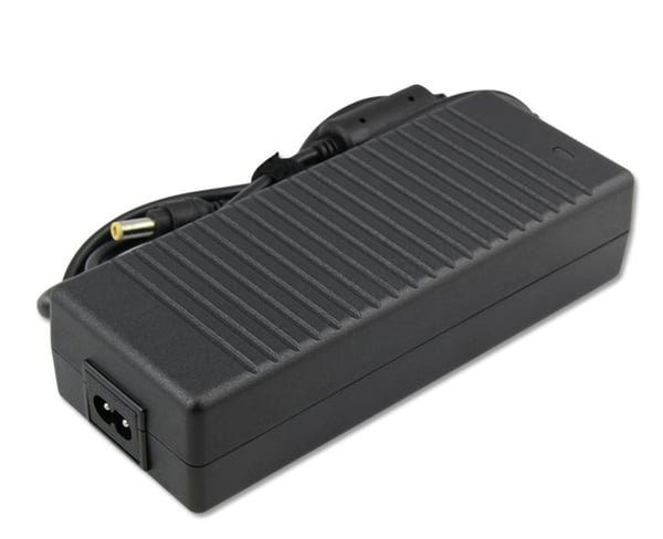 CoreParts MBXAC-AC0001 strømadapter og vekselret Indendørs 135 W Sort