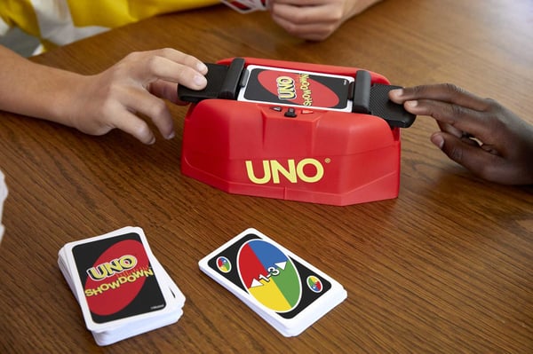 Mattel Games UNO SHOWDOWN