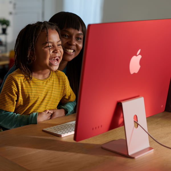 Apple iMac Apple M M3 59,7 cm (23.5") 4480 x 2520 pixel All-in-One PC 8 GB 256 GB SSD macOS Sonoma Wi-Fi 6E (802.11ax) Sølv