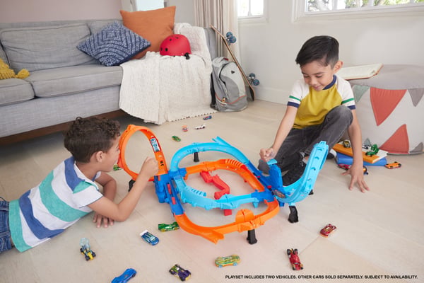 Hot Wheels Action Ultra Hots Blast Launch Face-Off