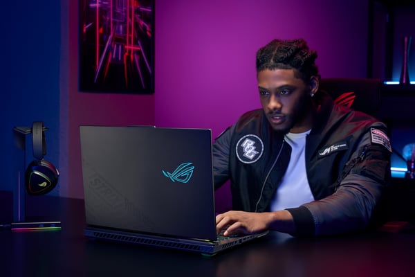 ASUS ROG Strix G18 G814PM-S9012W AMD Ryzen™ 9 7940HX Laptop 45,7 cm (18") 2.5K 16 GB DDR5-SDRAM 1 TB SSD NVIDIA GeForce RTX 5060 Wi-Fi 6E (802.11ax) Windows 11 Home Grå QWERTY Hollandsk