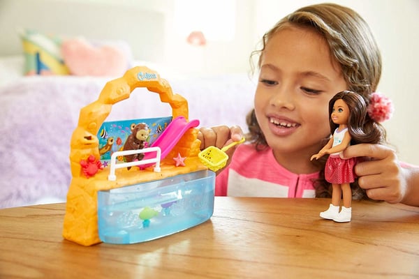 Barbie Club Chelsea™ and Aquarium Playset