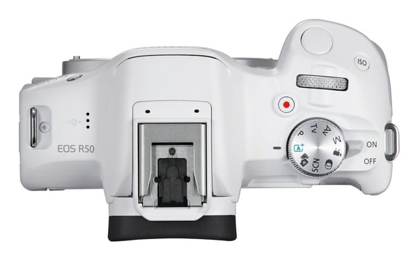 Canon EOS R50, White + RF-S 18-45mm F4.5-6.3 IS STM Kit MILC 24,2 MP CMOS 6000 x 4000 pixel Hvid