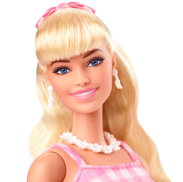 Barbie Signature Barbie-samlerdukke inspireret af filmen, Margot Robbie som Barbie i pink ternet kjole