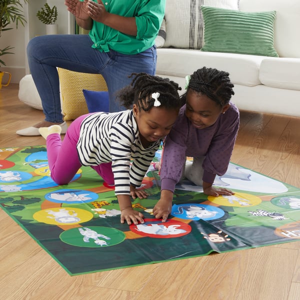 Hasbro Gaming Twister Junior Brætspil Rejser/eventyr