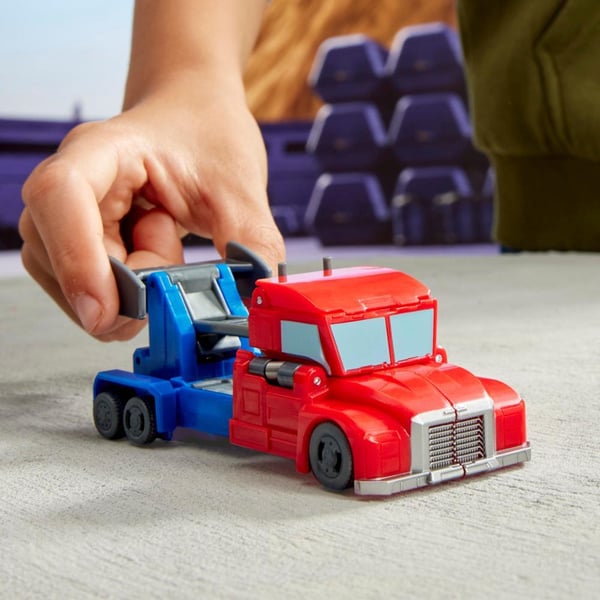 Transformers EarthSpark 1-Step Smash Changers Optimus Prime