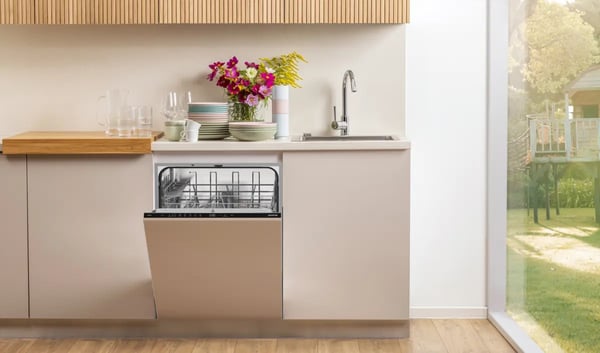Gorenje GV642D65 Helt integrerad 14 kuvert