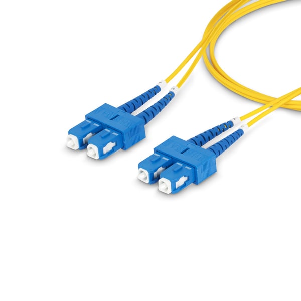 StarTech.com 2 m fiberoptisk SC- till SC-duplexkabel (UPC) med OS2-enkelläge, 9/125 µm, 40G/100G, böjningsokänslig, låg insättningsförlust, LSZH-fiberpatchkabel