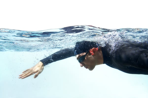 SHOKZ OpenSwim Pro Headset Trådløs Halsbånd Sport Bluetooth Sort, Rød
