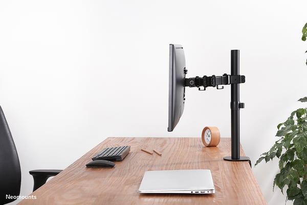Neomounts FPMA-D550BLACK monitorin kiinnike ja jalusta 81,3 cm (32") Vastaanotto Musta