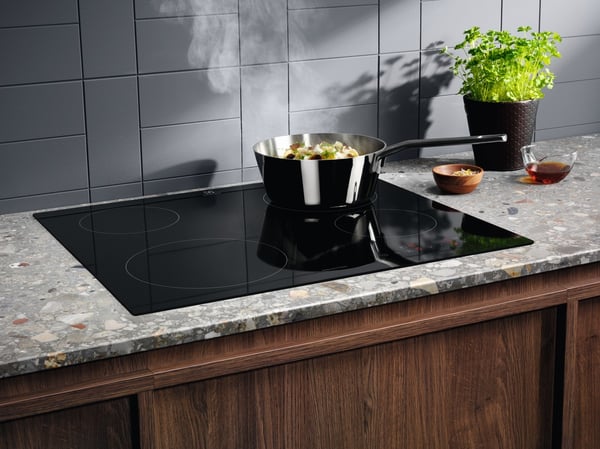 Electrolux EIB60424C Musta Kiinteä 60 cm Keittoalueinduktioliesi 4 alue(tta)