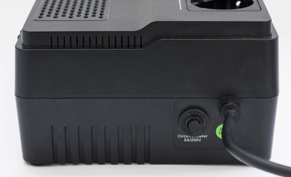 APC BV1000I-GR UPS-enhed Interaktivt indgangsstik 1 kVA 600 W 4 AC stikkontakt(er)