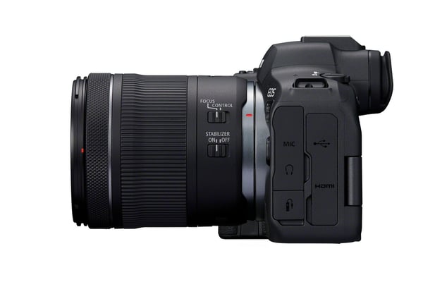 Canon EOS R6 MARK II + RF 24-105 F4-7.1 IS STM MILC 24,2 MP CMOS Svart