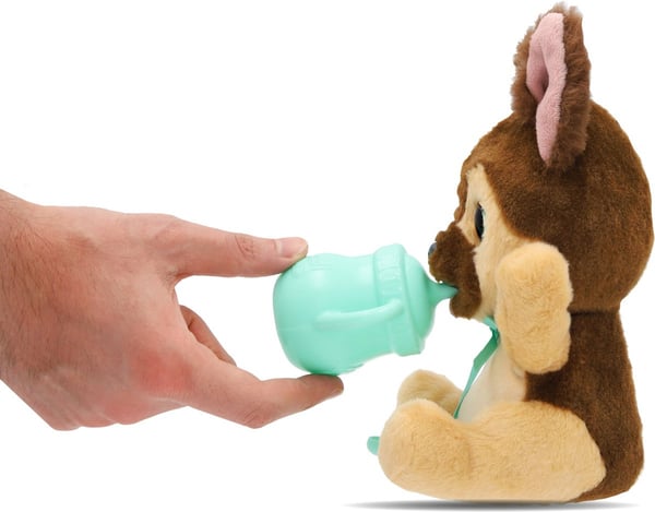 IMC Toys Baby Paws Yummy