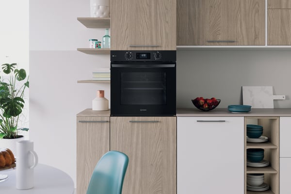 Indesit IO 258HS B 71 L Sort