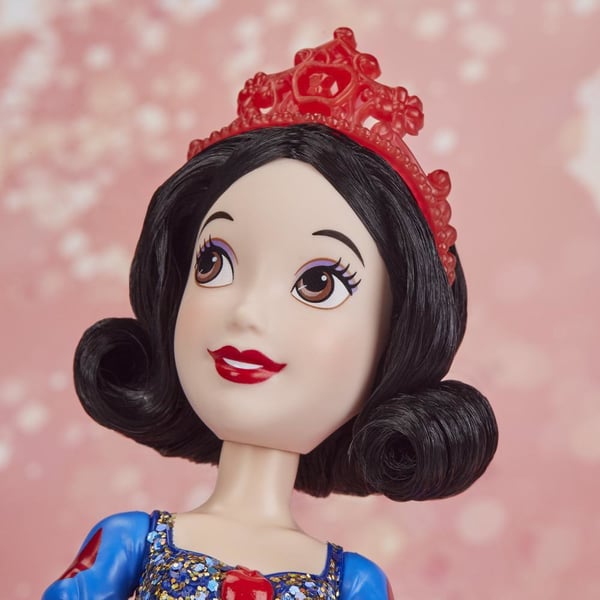 Hasbro E4161ES2 nukke