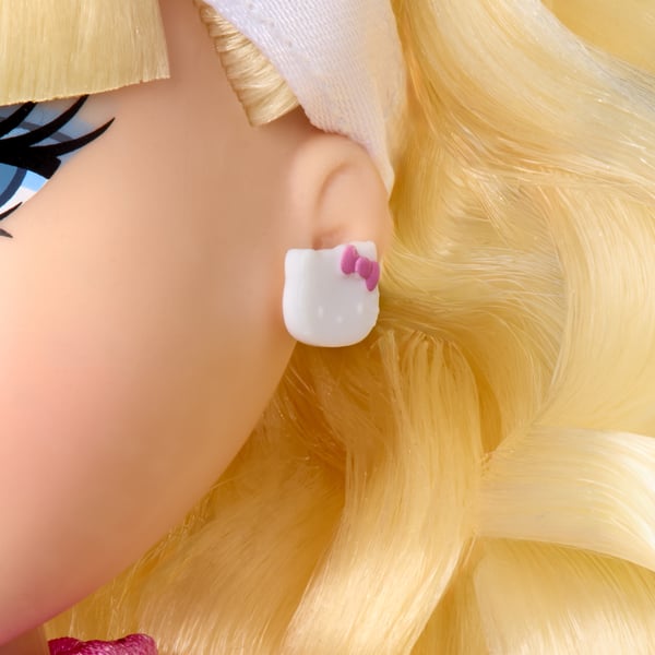Bratz x Hello Kitty Fashion Doll– Cloe