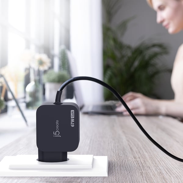 j5create JUP1565DCE3A-EN 67W GaN PD USB-C® minioplader med 3 forskellige jævnstrømsstik - EU