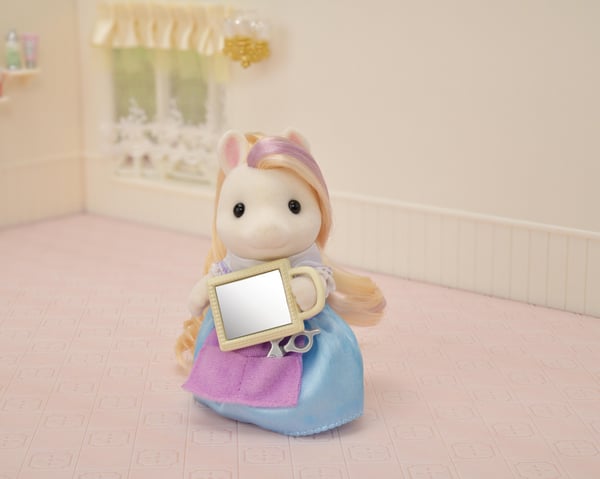 Sylvanian Families Pony Frisør legesæt med figur