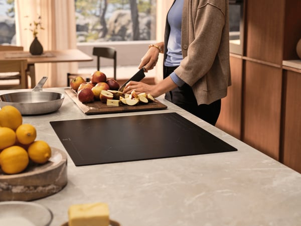 Electrolux EIV63443CT Svart Inbyggd 60 cm Induktionshäll med zon 4 zone(s)