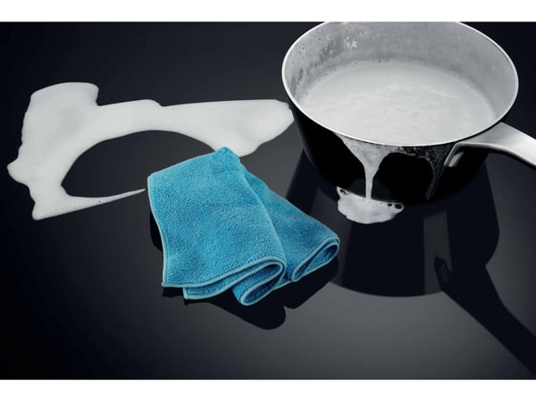 Electrolux KIS62453I Sort Indbygget 60 cm Zone induktionskogeplade 4 zone(s)