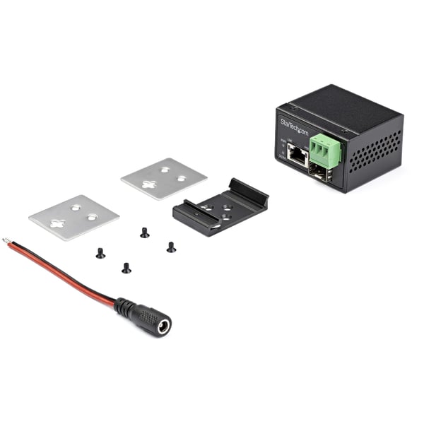 StarTech.com PoE+ industriell fiber till Ethernet-mediakonverterare 30 W - SFP till RJ45 - Singlemode/Multimode fiber till Gigabitkopparnätverk - Mini/kompakt storlek - IP30/-40 &degC till +75 &degC