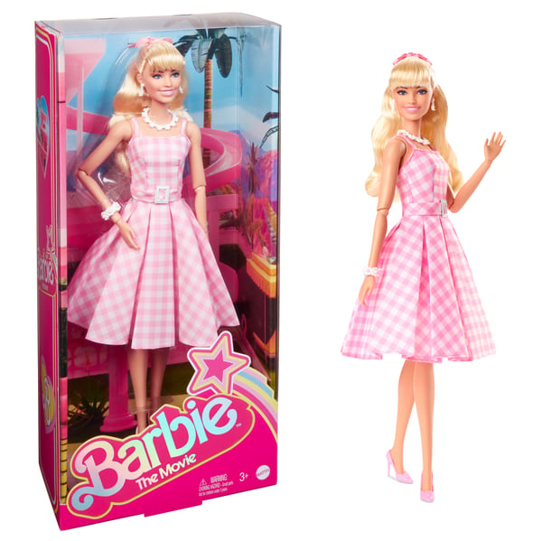 Barbie Signature Barbie-elokuva, keräilynukke, Margot Robbie Barbiena, vaaleanpunainen ruutumekko Barbie Signature Barbie-elokuva, keräilynukke, Margot Robbie Barbiena, vaaleanpunainen ruutumekko