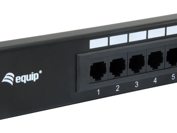 Equip 235317 patch panel 1U