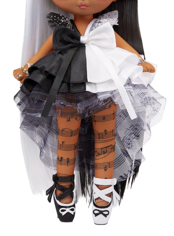 Na! Na! Na! Surprise Teens Doll Series 3- Odette Lakewood (Swan)