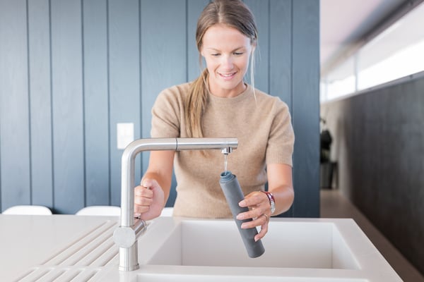 Hoover HF322YHM 011 Skaftdammsugare, 2-i-1 Batteri Torr Tyg Utan påse 0,7 l 280 W Grå