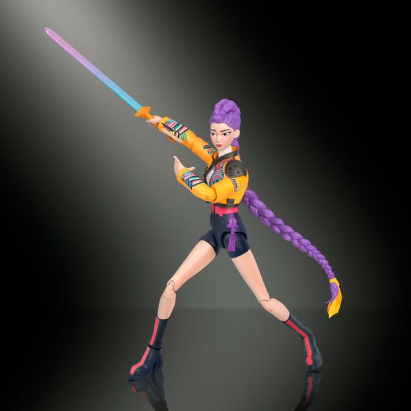 Mattel KPop Demon Hunters HUNTR/X Rumi-actionfigur på 15 cm med tillbehör samt utbytbara ansikten och händer