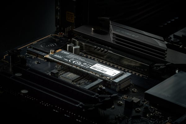 Klevv CRAS C715 1 TB M.2 PCI Express 3.0 NVMe 3D TLC NAND